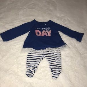 Cat and Jack: 2 piece outfit